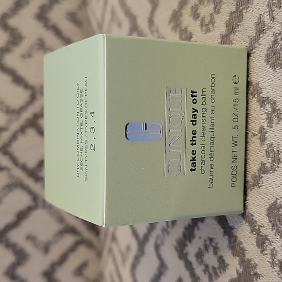 Clinique Bundle - Picture 4 of 8